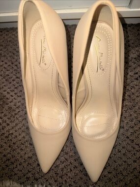 Anne Michelle Nude Pointed-Toe 4 1/2” Pumps